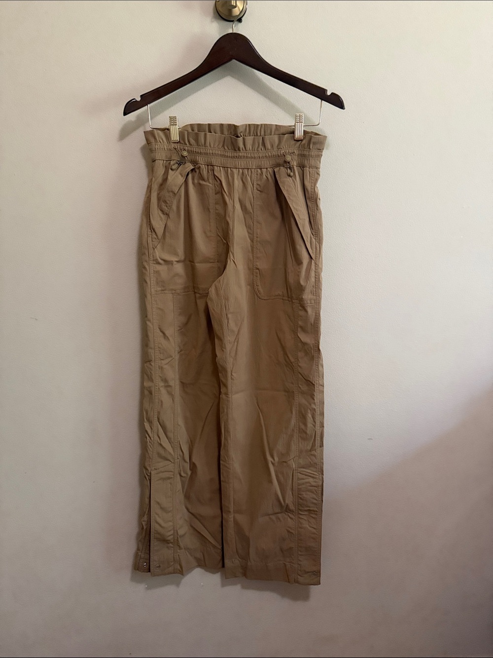 Athleta women's Tan Paperbag Waist athletic pants